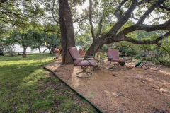 Palette Pad Cozy Outdoor Visiting Area