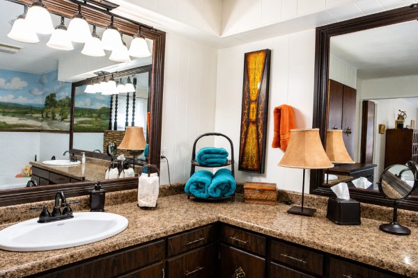 rocky-overlook-bathroom-vanity-and-countertop-1280x720-1