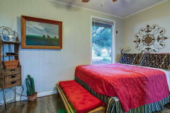 comfortable-queen-bed-palette-pad