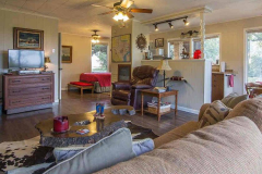 relax-in-the-palette-pad-living-area