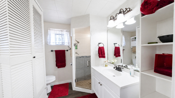 palette-pad-bathroom-1280x720-1